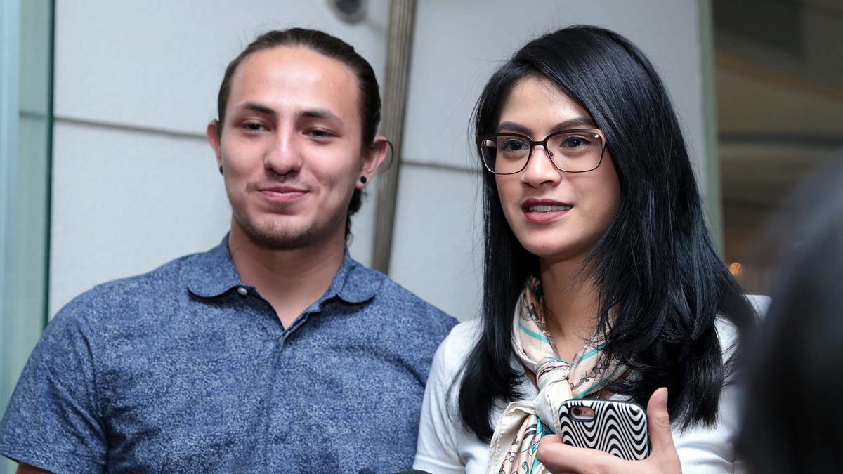 Isu Putus, Dylan Carr Malah Unggah Foto Manis Hana Saraswati