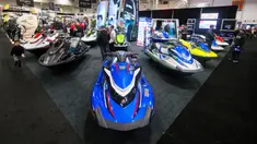 Suasana Pameran Perahu Internasional Toronto 2020 di Toronto, Kanada, Jumat (17/1/2020). Lebih dari 1.200 unit perahu dipamerkan dalam acara tersebut. (Xinhua/Zou Zheng)