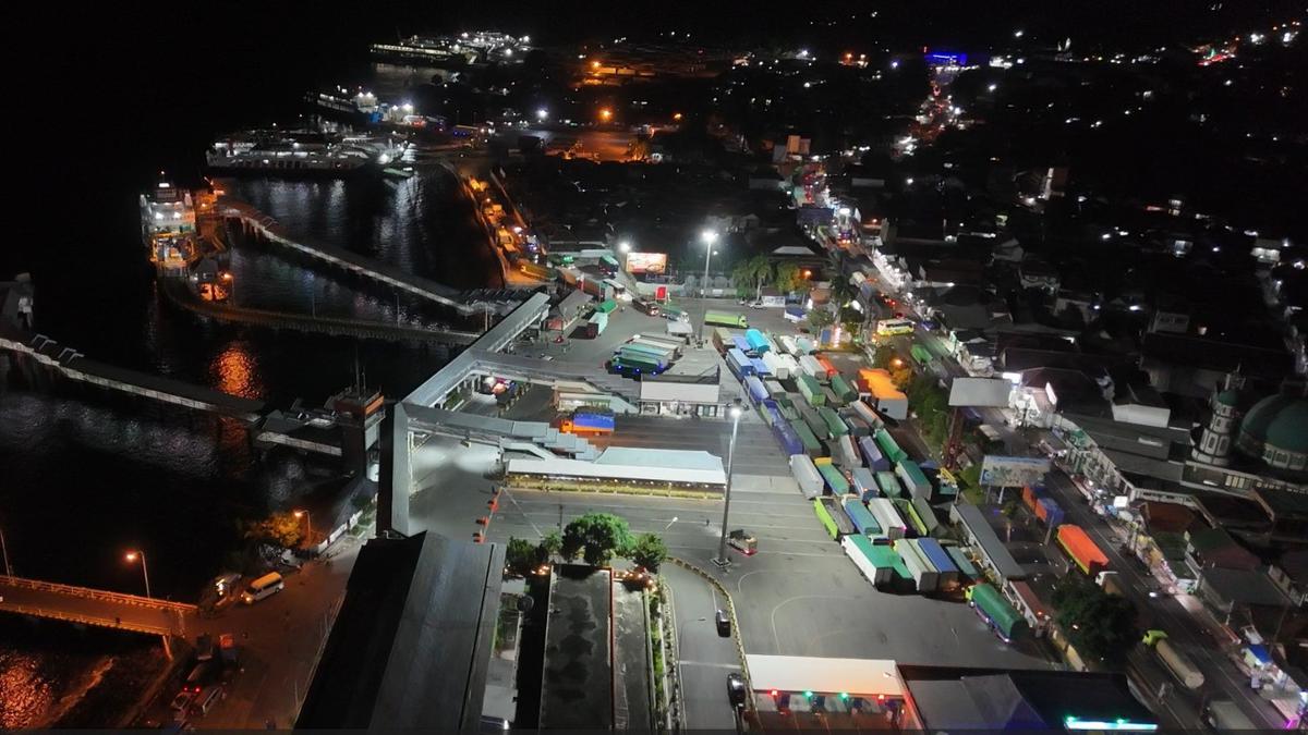 Pengusaha Sesalkan Antrean Panjang Kendaraan Menuju Pelabuhan Kepatang