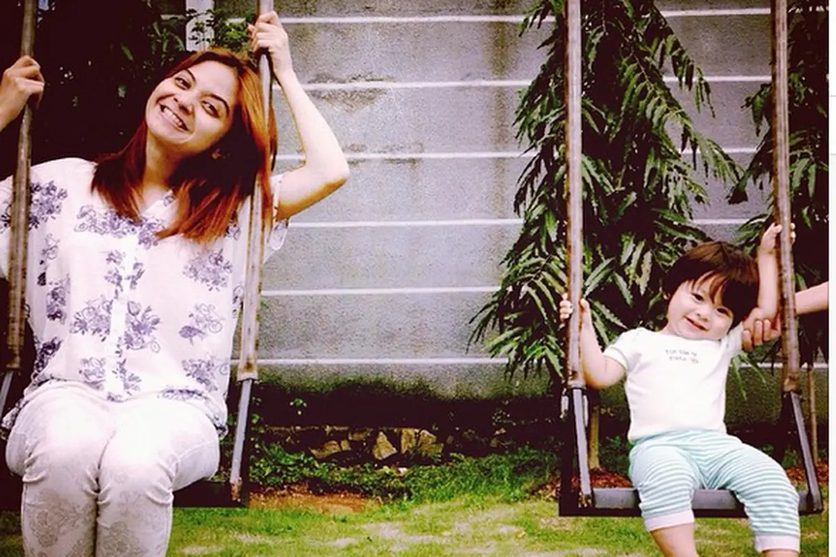 Diasuh Baby Sitter, Tiwi eks T2 Yakin Anak Tetap Dekat Padanya