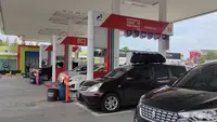 Lima Cara Berkendara Hemat Bensin di Tengah Kenaikan Pertamax