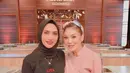 Memen keceriaan Mama Lita bersama dengan Chef Karen Calotta dalam ajang MasterChef Indonesia (Liputan6.com/IG/yulitamci5)