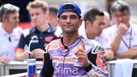 Pembalap Prima Pramac Racing, Jorge Martin, meraih pole position pada MotoGP Malaysia 2022 setelah menjadi yang tercepat pada sesi kualifikasi di Sirkuit Sepang, Sabtu (22/10/2022) siang WIB. (AFP/Mohd Rasfan)