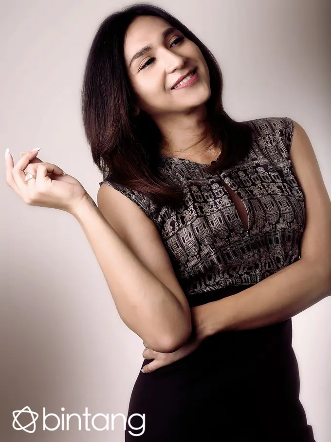 [Bintang] Dena Rachman