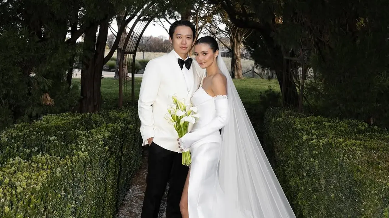 Gaun Pengantin Putih Amanda Rawles