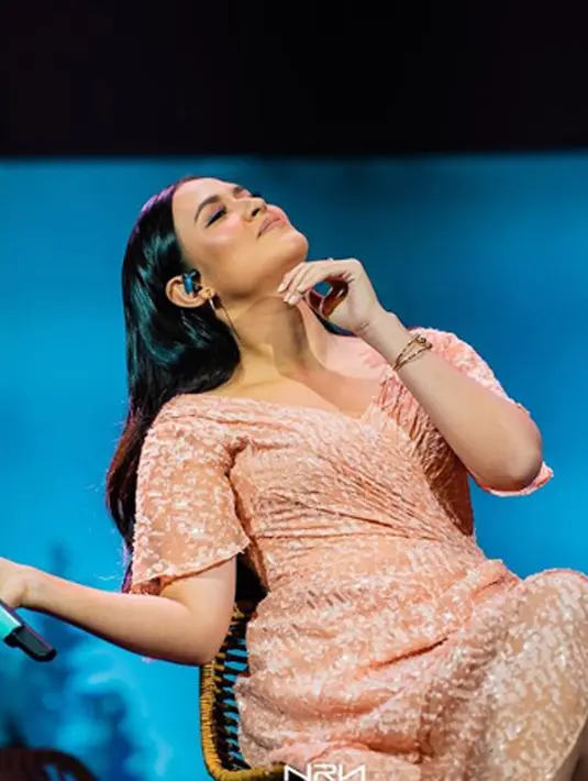 Selama kurang lebih tujuh bulan vakum dari dunia hiburan, Raisa membagikan kebahagiaan yang dapat kembali menyapa para penggemar melalui single terbarunya ini. (Liputan6.com/IG/raisa6690)