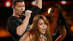 Penyanyi Ricky Martin saat mengisi acara Latin Grammy Awards 2015 di Las Vegas, Kamis (19/11). (REUTERS/Mario Anzuoni)