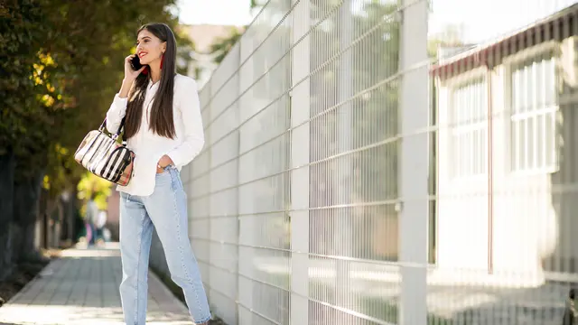 jeans with blouse/freepik