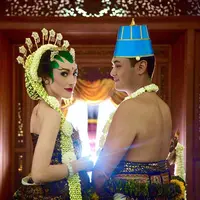 Varsha Strauss berkebaya (Instagram/varshaadhikumoro)