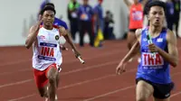 Lalu Muhammad Zohri gagal menyumbangkan medali bagi Indonesia di nomor 4x100 m estafet putra SEA Games 2021. Namun, pelari berusia 21 tahun itu menargetkan medali emas di nomor 100 meter putra. (Bola.com/Ikhwan Yanuar)