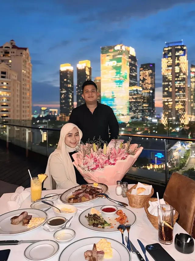 Potret Syifa Adik Ayu Ting Ting Rayakan Anniversary Pernikahan ke-3. (instagram/syifaasyifaaa)