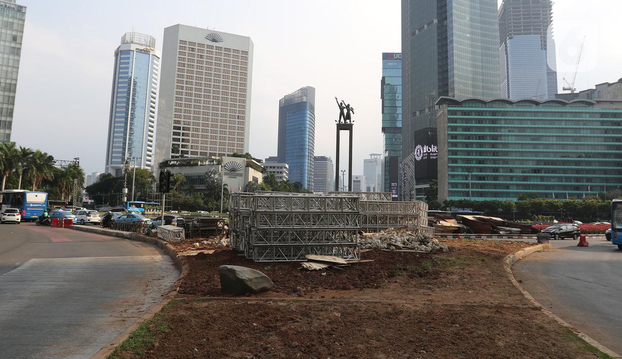 Kondisi di kawasan Bundaran HI, Jakarta, Selasa (24/12/2019). Pemprov DKI Jakarta membongkar instalasi bebatuan Gabion pada 23 Desember 2019 malam. (Lipuran6.com/Herman Zakharia)
