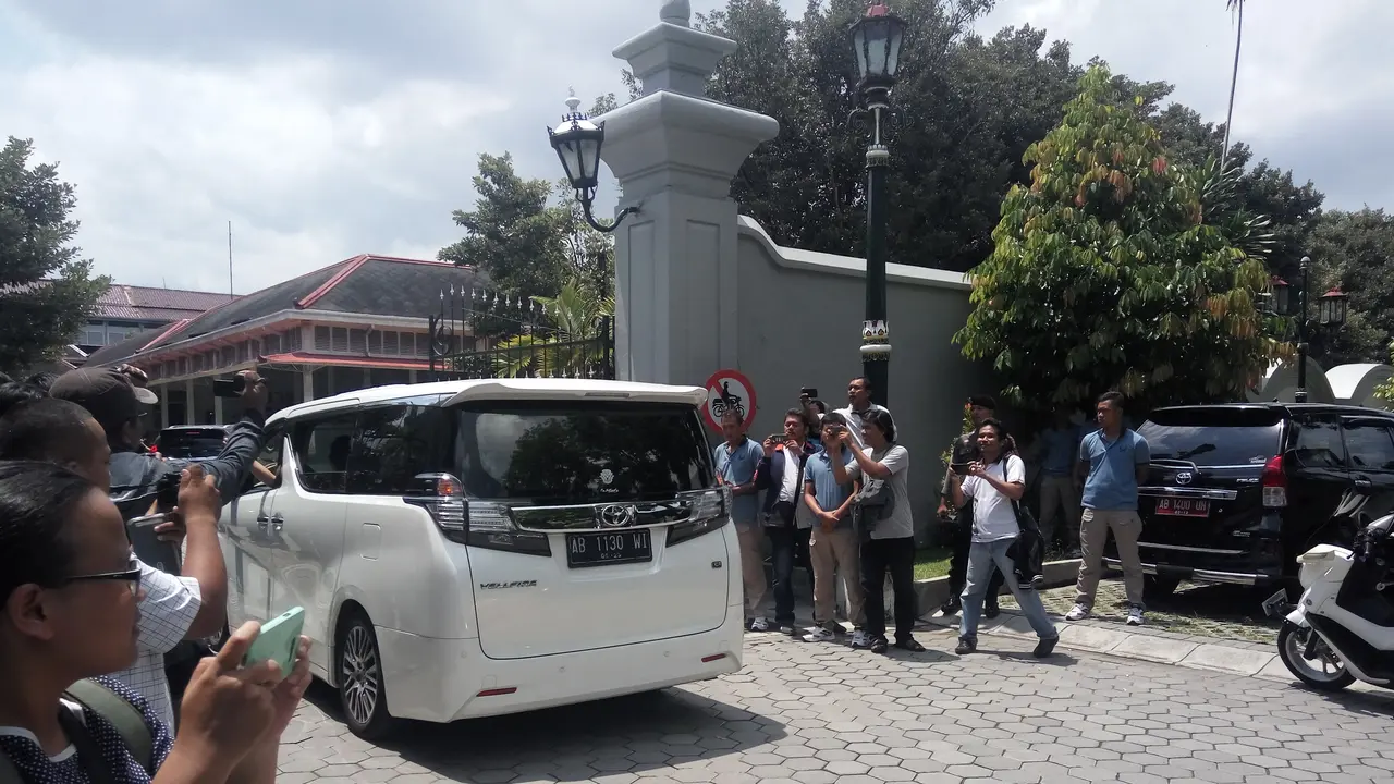 Prabowo bertemu Sultan HB X