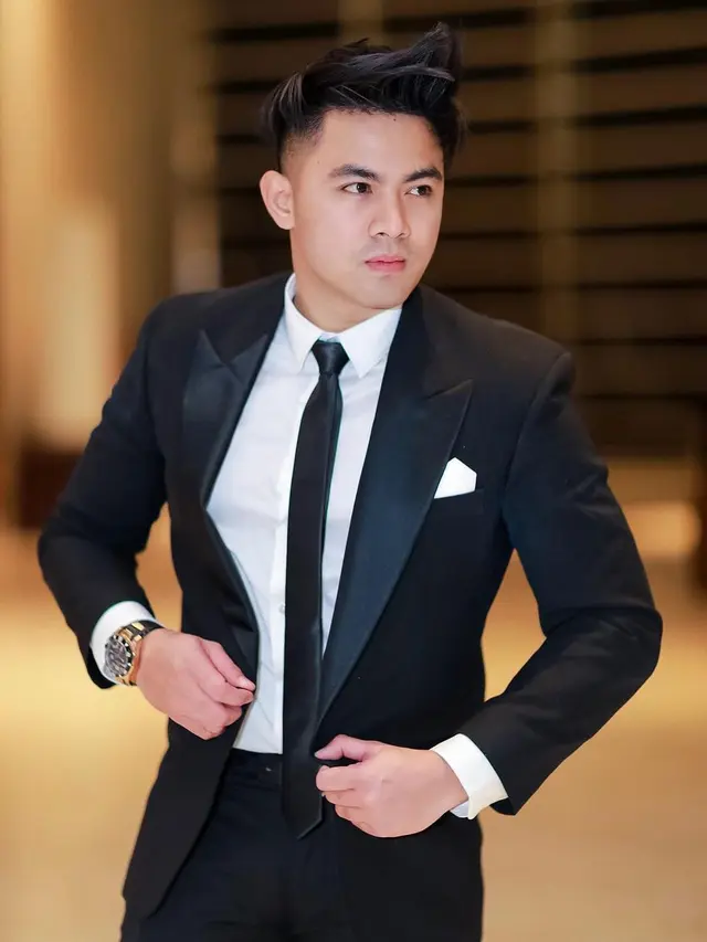 Guntur Triyoga makin mesra dengan istri