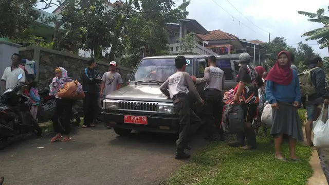 Jatuh Bangun Tim Dokter Cilacap Selamatkan Korban Longsor Brebes