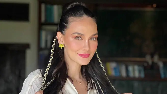 Detail Penampilan Luna Maya di Acara Ultah 'Lunachella', Usia 40 Kian Memesona