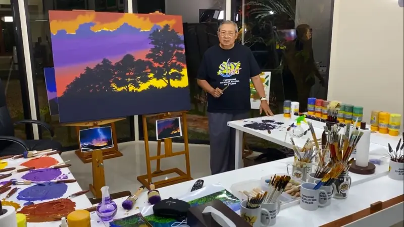 SBY Buat Lukisan di Momen Ulang Tahun Ani Yudhoyono