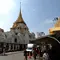 Bagian samping kuil Golden Budha di kota Bangkok, Thailand, Sabtu (17/12). Salah satu biksu yang ada di kuil tersebut memprediksi hasil laga final kedua Piala AFF 2016 antara Thailand melawan Indonesia. (Liputan6.com/Helmi Fithriansyah)