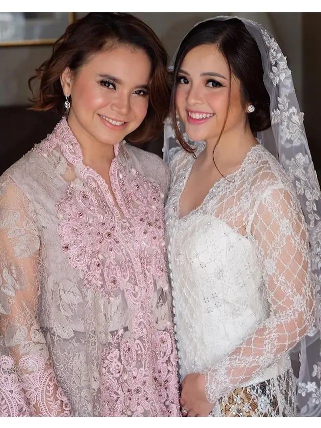 Tasya-Rosa (Sumber: Instagram/tasyakamila/itsrossa910)