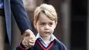 Di sekolahnya nanti, pangeran George pun akan diajarkan untuk memiliki rasa toleransi yang tinggi terhadap teman-temannya yang berbeda keyakinan, ras, dan budaya. (AFP/Richard Pohle)