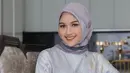 <p>Diunggah Kaesang Pangarep, pesona Erina Gudono berbalut blouse dan hijab warna pastel dibanjiri pujian oleh warganet. [Foto: IG/kaesangp].</p>