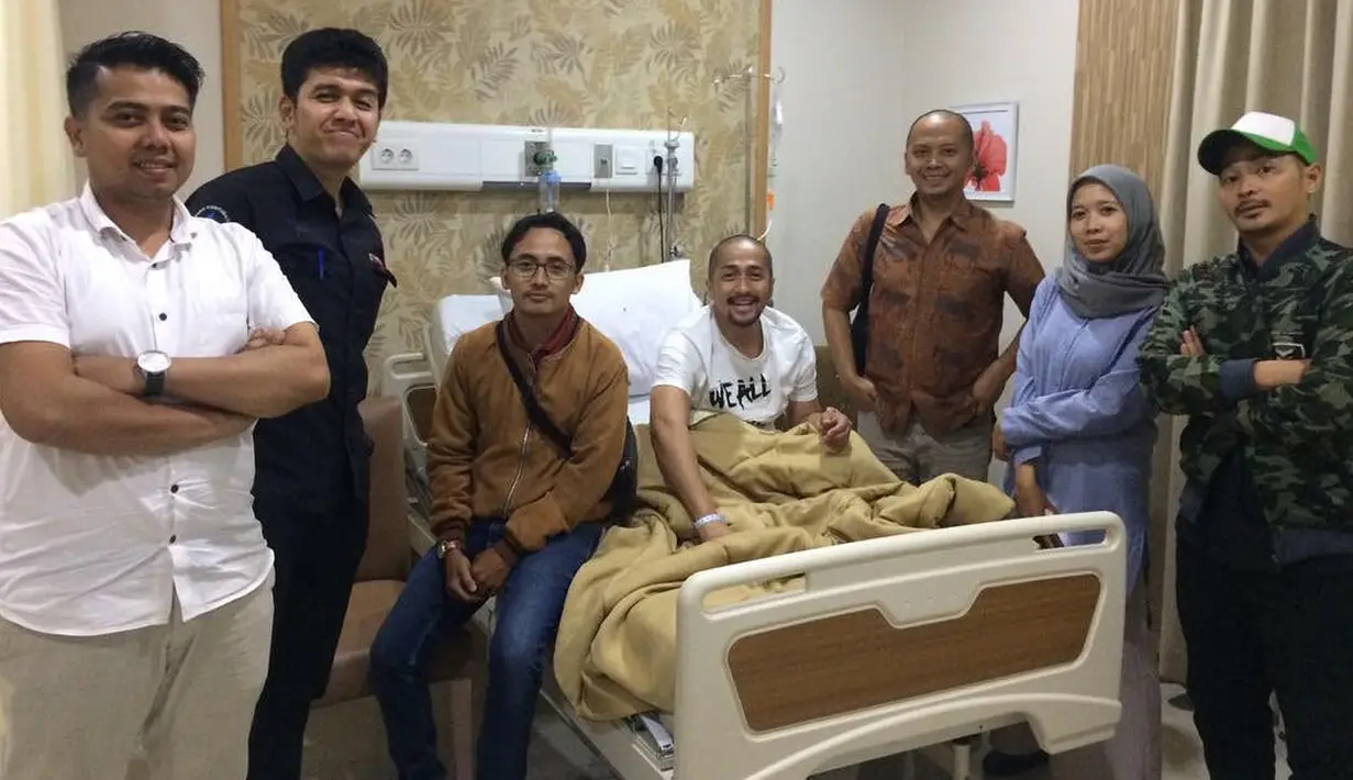 Di sisi lain, Irfan jjuga menuliskan bahwa dirinya tidak akan lama dan segera keluar dari rumah sakit untuk kembali beraktivitas. (Instagram/irfanhakim75)