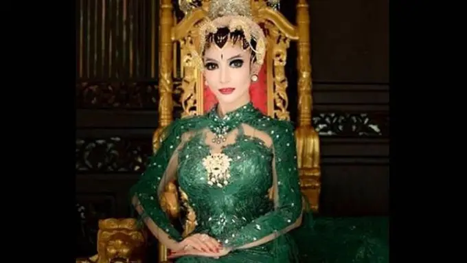 [Bintang] Roro Fitria