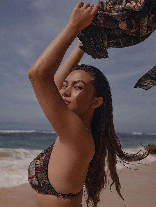 <p>Memiliki wajah yang dikagumi banyak orang, terkenal dan berbakat seperti Ariel Tatum tidak membuat kehidupan percintaan seseorang mulus. Perselingkuhan memang tidak memandang apapun. (FOTO: instagram.com/arieltatum/)</p>