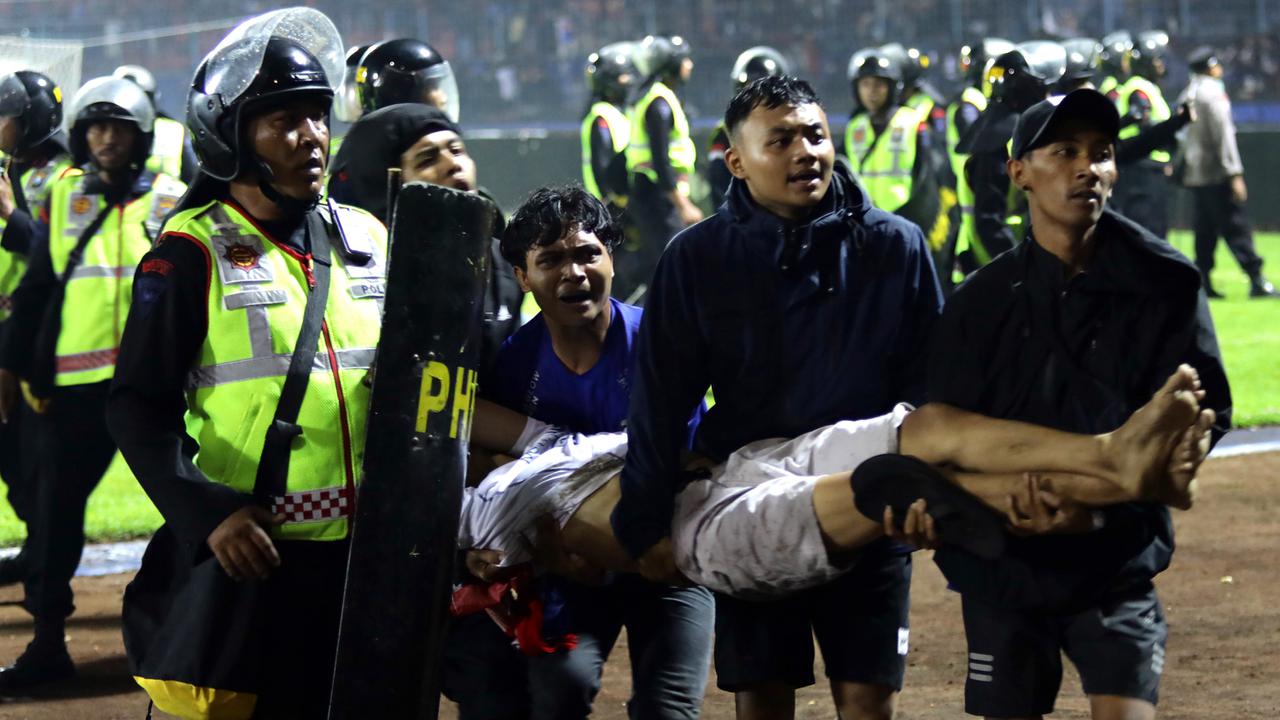 Potret Tragedi Kerusuhan Stadion Kanjuruhan Malang yang Tewaskan 127 Orang
