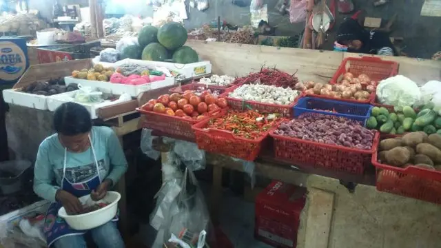 Pedagang sayur di Pasar Kebayoran Lama, Sri (33)