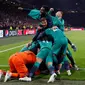 Selebrasi gol penentu Lucas Moura pada leg kedua semifinal Liga Champions yang berlangsung di Stadion Amsterdam Arena, Amsterdam, Kamis (9/5). Spurs menang 3-2 atas Ajax. (AFP/Adrian Dennis)