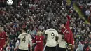 Bek Liverpool Joel Matip mencetak gol kedua untuk timnya ke gawang Ajax Amsterdam pada pertandingan kedua Grup A Liga Champions 2022/2023 di Stadion Anfield, Rabu (14/9/2022) dini hari WIB. Liverpool menang susah payah saat menjamu Ajax berkat gol menit akhir bek Joel Matip. (AP Photo/Rui Vieira)