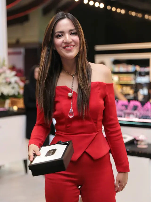 [Bintang] Nia Ramadhani