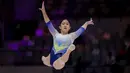 <p>Pesenam Korea Selatan, Shin Solyi pada nomor senam lantai dalam Kejuaraan Dunia Gimnastik 2025 di Indonesia Arena, Senayan, Jakarta, Senin (20/10/2025). (Bola.com/Bagaskara Lazuardi)</p>
