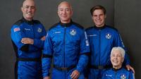 Teman perjalanan Jeff Bezos dalam penerbangan ke luar angkasa. (Kredit: Blue Origin)