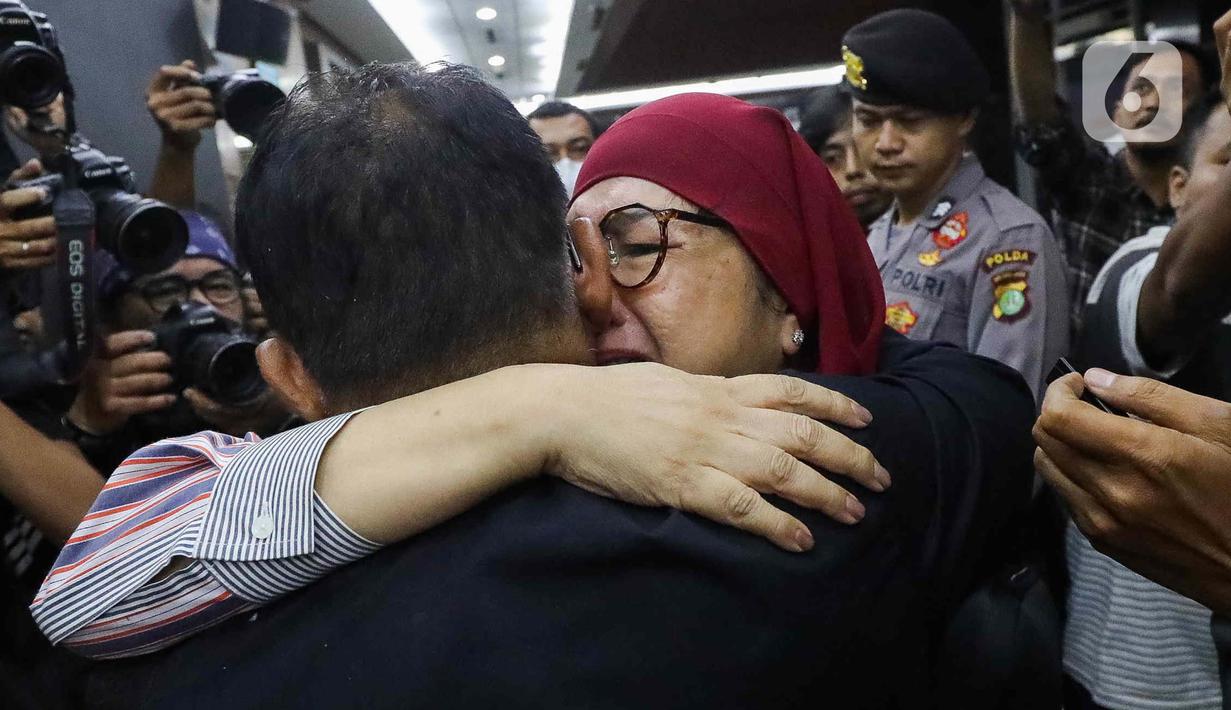 Hal yang meringankan bagi terdakwa Karen Agustiawan adalah bersikap sopan selama persidangan, memiliki tanggungan keluarga, serta mengabdikan diri pada Pertamina. (Liputan6.com/Herman Zakharia)