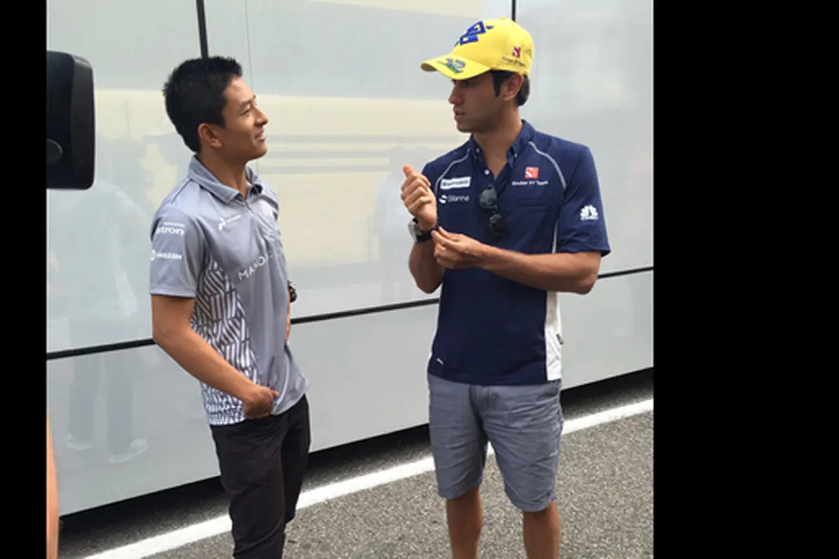 Rio Haryanto dan Felipe Nasr (kanan).
