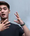 Banyak perubahan dilakukan dalam sinetron Pangeran 2. Selain para pemeran, alur cerita sinetron itu juga mengalami perubahan. Lantas seperti apa yang dirasakan oleh Ricky Harun yang masih bertahan. (Nurwahyunan/Bintang.com)