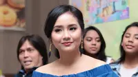 Gita Gutawa Produseri Album Di Atas Rata-Rata