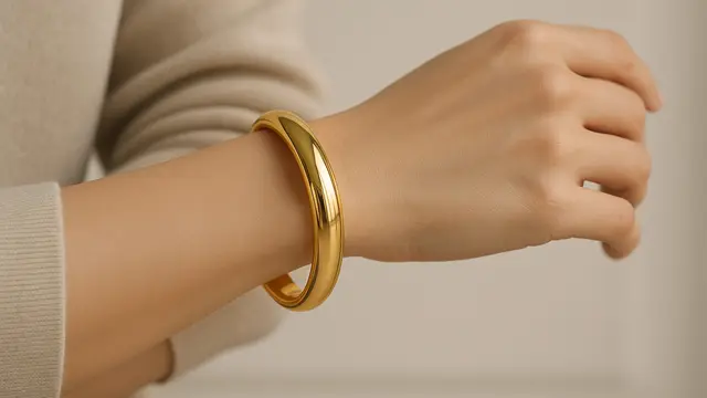 Tren Model Gelang Hollow Emas 24K 5 Gram yang Ringan dan Mewah/Ilustrasi gambar AI
