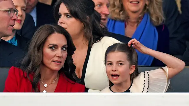 Katy Perry Guncang Konser Penobatan Raja Charles III dengan Gaun Korset Keemasan, Sosok Putri Charlotte Curi Perhatian
