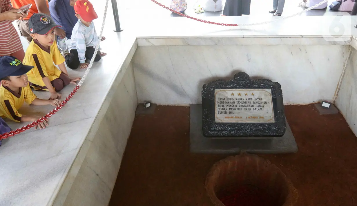 Monumen ini diresmikan pada 1 Oktober 1973 oleh Presiden Soeharto, bertepatan dengan hari Peringatan Kesaktian Pancasila. (Liputan6.com/Herman Zakharia)