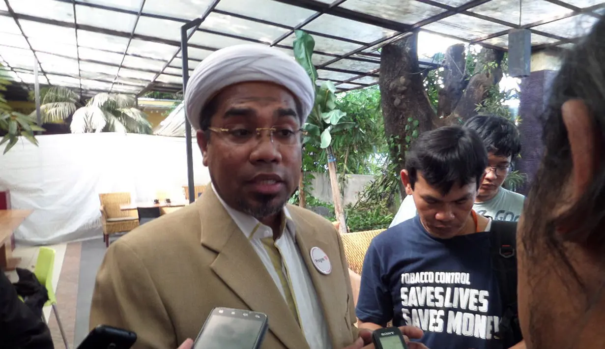 Ali Mochtar Ngabalin, Politisi dari Partai Bulan Bintang (PBB) yang selalu tampil bersorban ini pindah ke Partai Golkar (Istimewa)