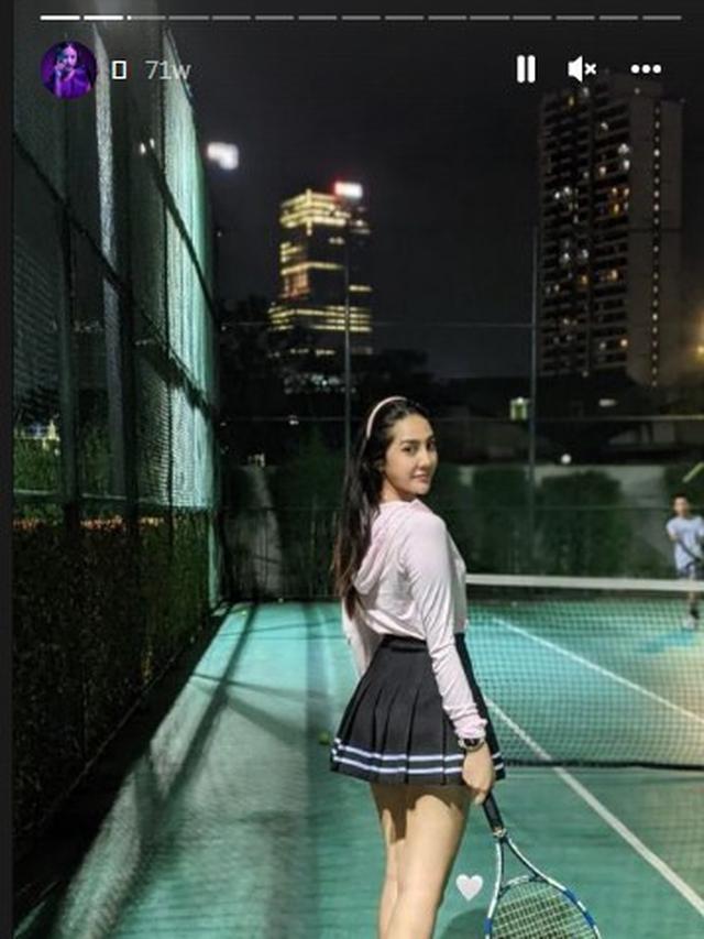 8 Potret Anya Geraldine Jajal Olahraga Tenis, Curi Perhatian
