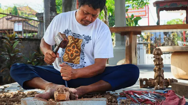 Perajin Kayu.