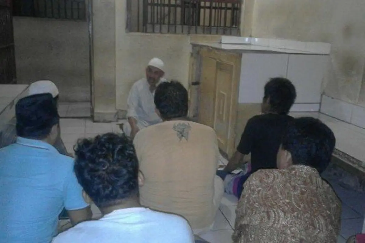 Tiap Jumat, Tahanan Polsek Makassar Wajib Mengaji dan Zikir