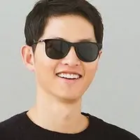 Setelah libur sejenak dari kesibukannya setelah menikah, kini Song Joong Ki mulai kembali lagi berkarier sebagaimana biasanya. Kehadiran Song Joong Ki  pastinya juga menjadi obat rindu para penggemarnya. (Instagram/songjoongkionly)