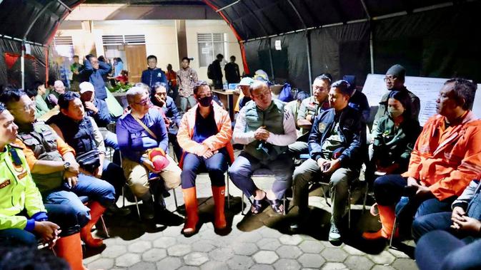 DPR Pastikan Penanggulangan Optimal Bencana Longsor di Cisarua Bandung Barat