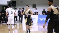Pemain CLS Knights Indonesia, Ebrahim Enguio Lopez, menjadi bintang pertandinga saat duel kontra Formosa Dreamers. (CLS Knights)