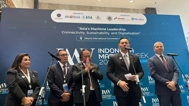 AHY: Transportasi Maritim RI Tertinggal, Banyak Kapal Tua
